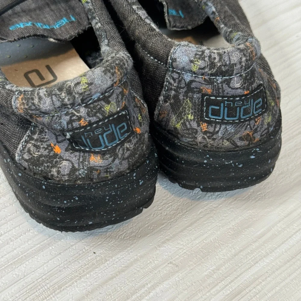 Hey Dude Wally Youth Chambray Wave Ride Shoes Black Denim Kids Size 3 US‎ Youth